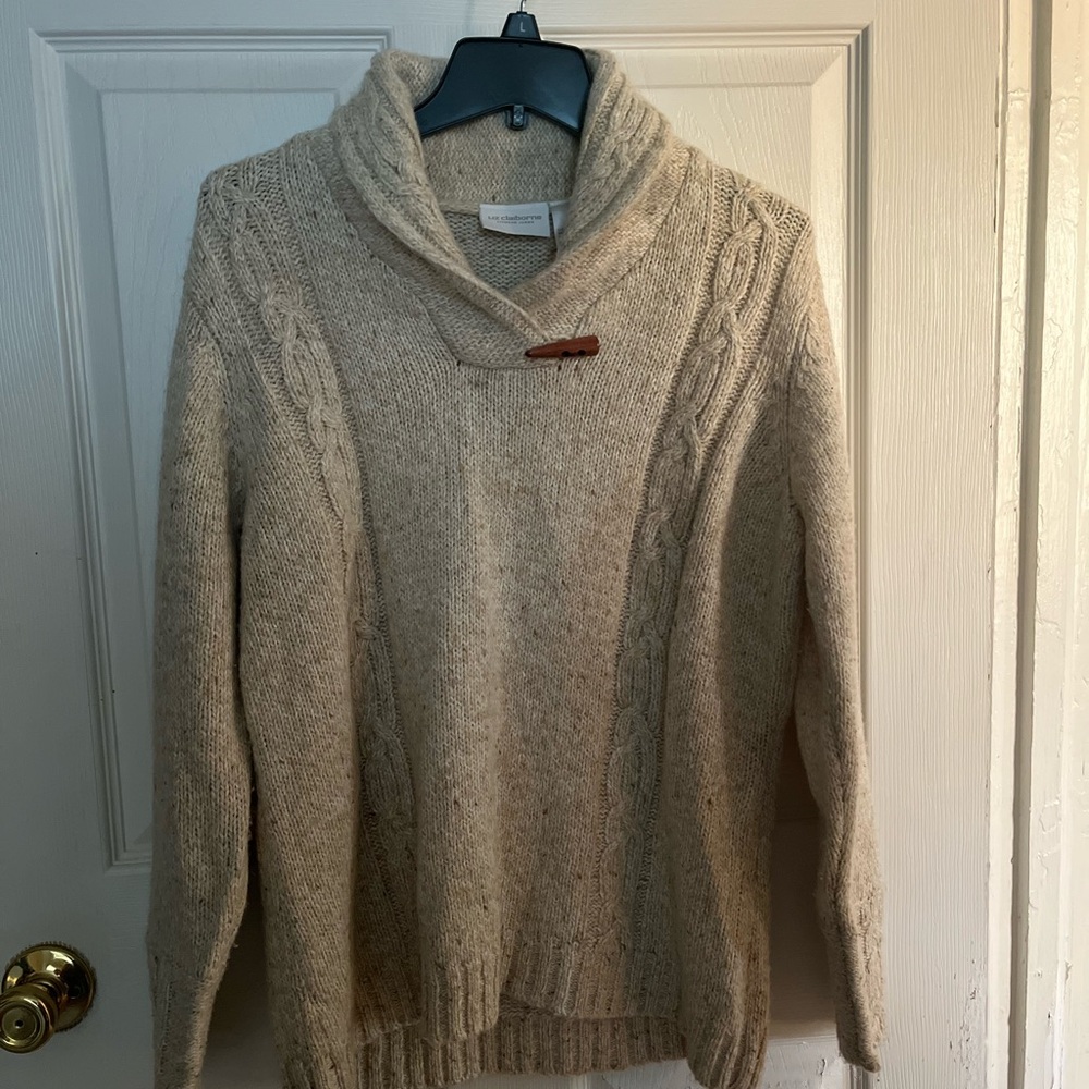 Liz Claiborne Cream Cable Knit Sweater
